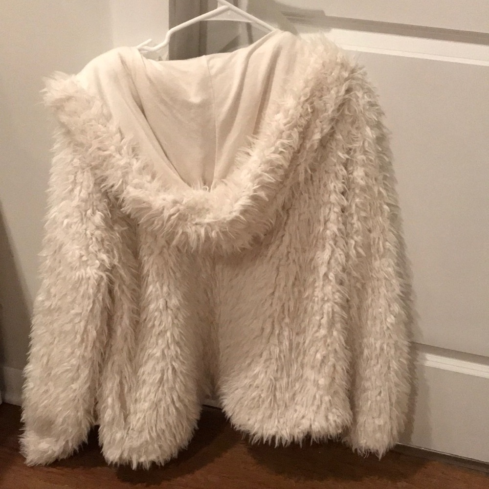 Love Stitch Luxe Faux Fur Cardigan - Size M - Picture 2 of 3
